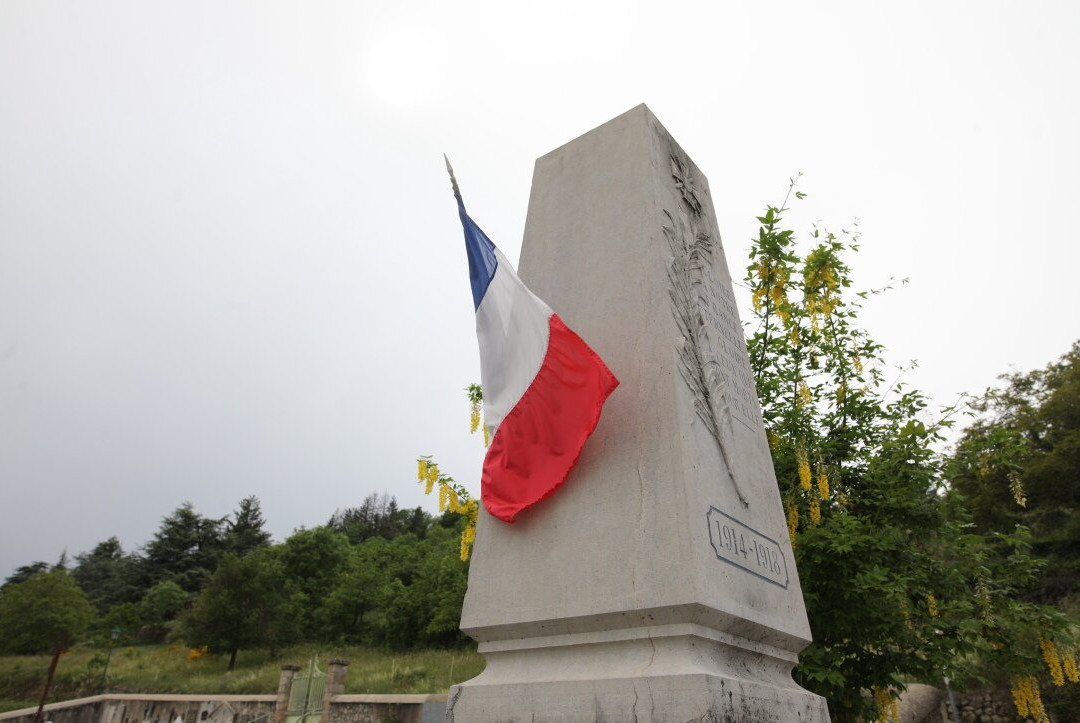 Monument aux morts de Chalençon-Chalencon必去景点