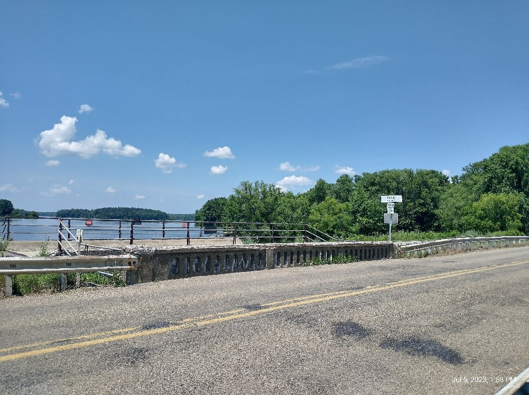 Linesville Spillway景点图片