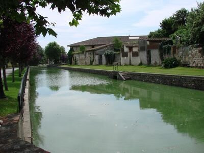Les Douves景点图片