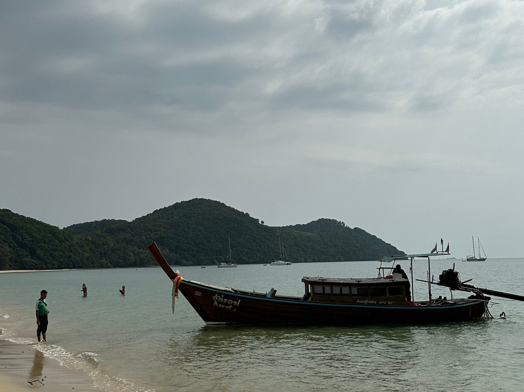 姚艾海滩度假村主图