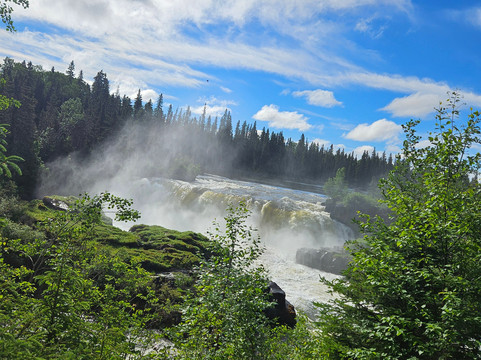 Pisew Falls Provincial Park-Wabowden必去景点