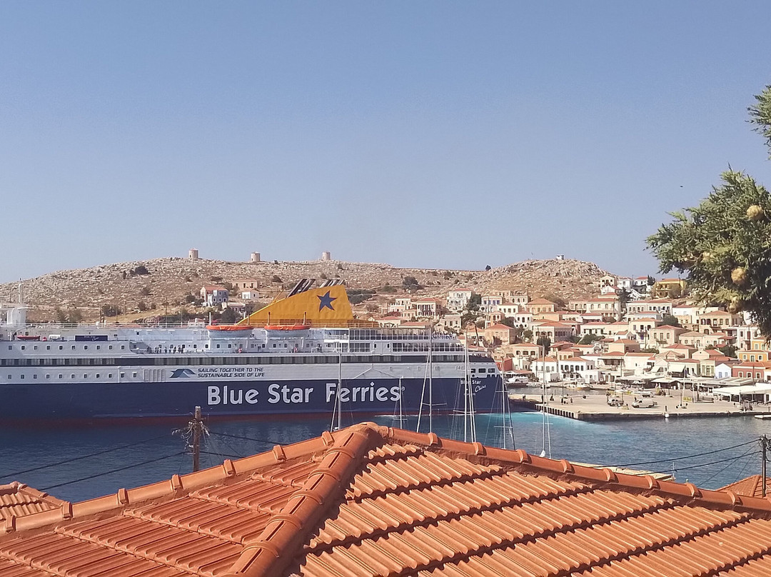 Captain's House Chalki主图