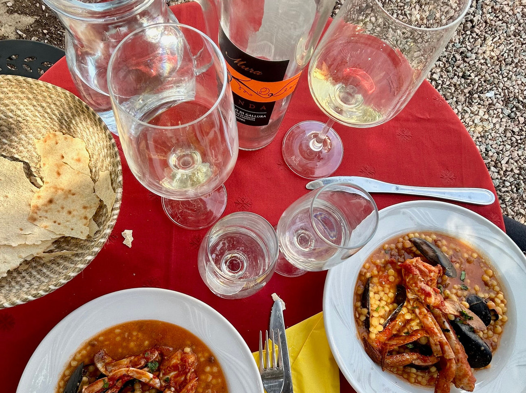 Vini Mura-Loiri Porto San Paolo必去景点