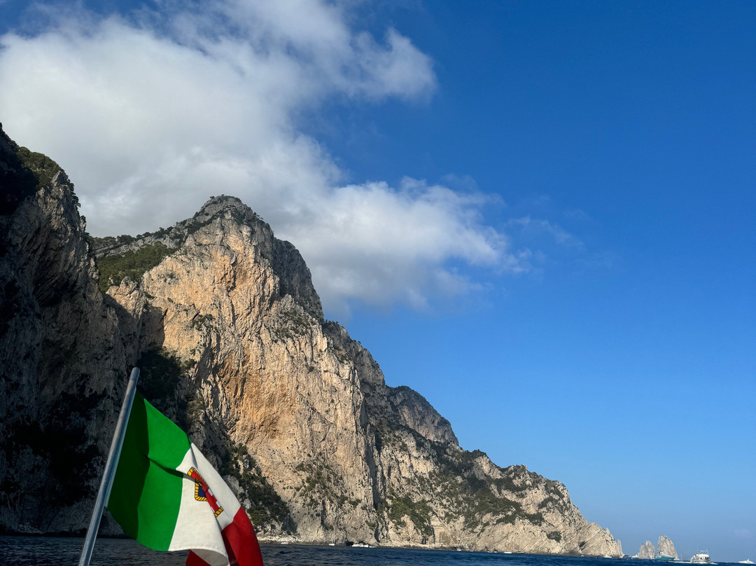 Capri Private Boat Tours-卡碧岛必去景点