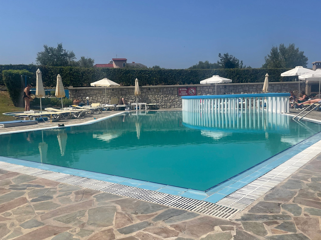 Sunlight Studios Pool Bar & Restaurant主图