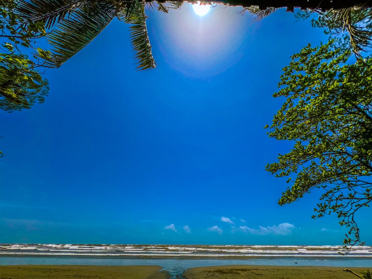 拉里萨海滩度假村-泳池