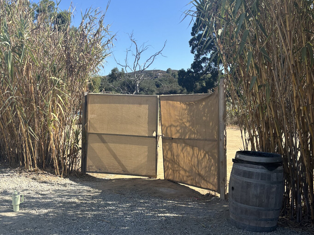 Hotel Cuatro Cuatros主图