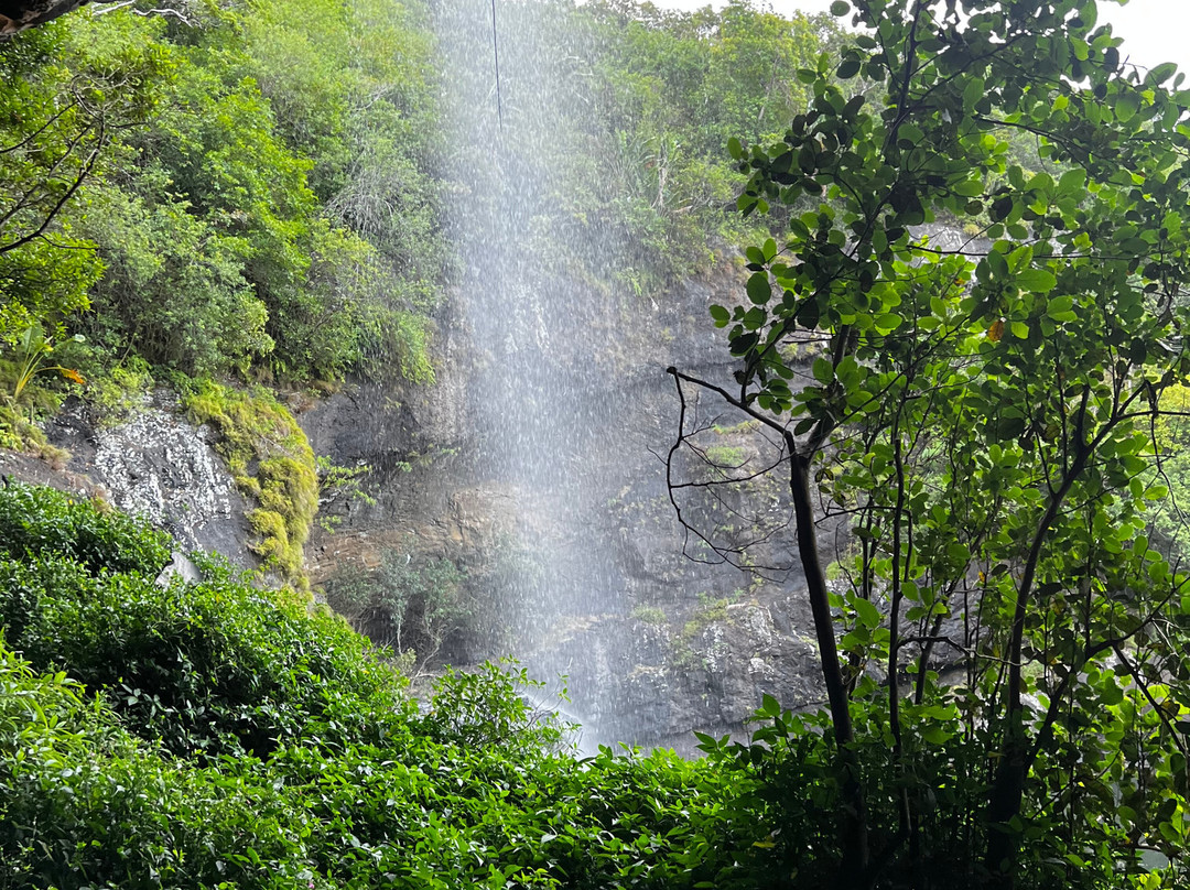 Mo_aventure_hiking 7cascade-Henrietta必去景点