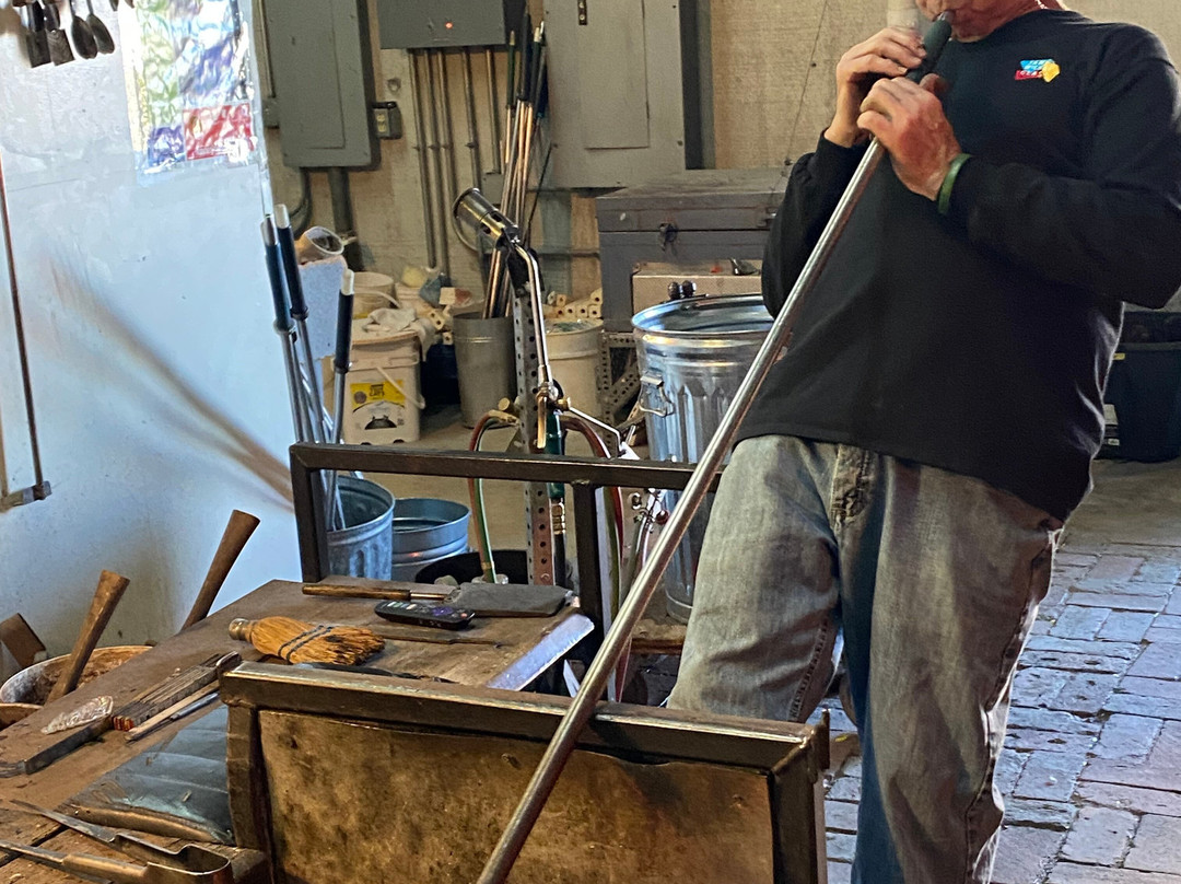 James Wilbat Glass Studio-Mundelein必去景点