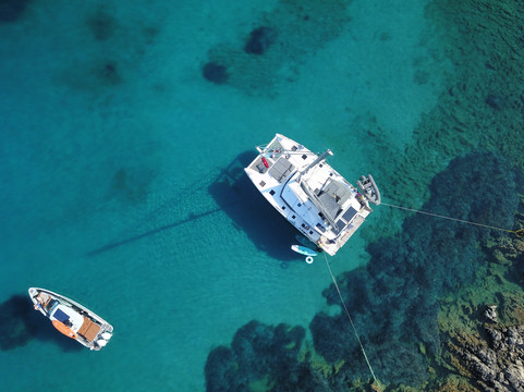 Messinia Yachts - Day trips - Yacht Charters-卡拉马塔必去景点