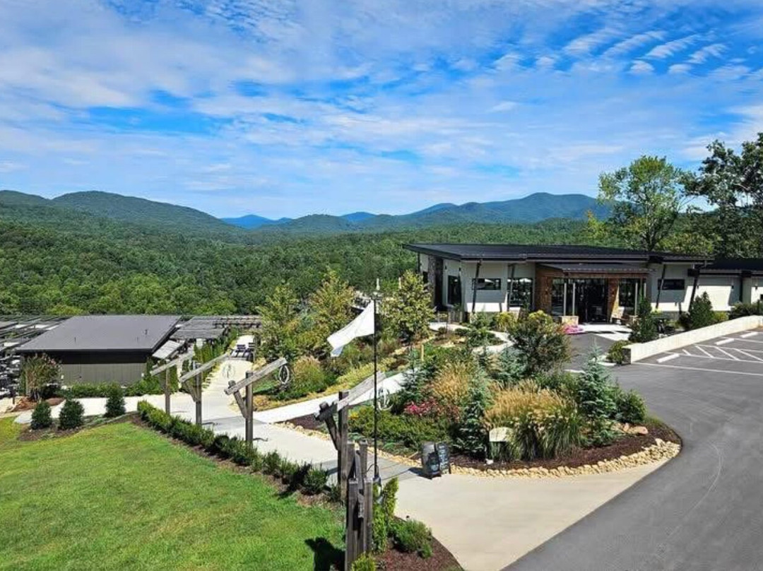 Roo Mountain Vineyards