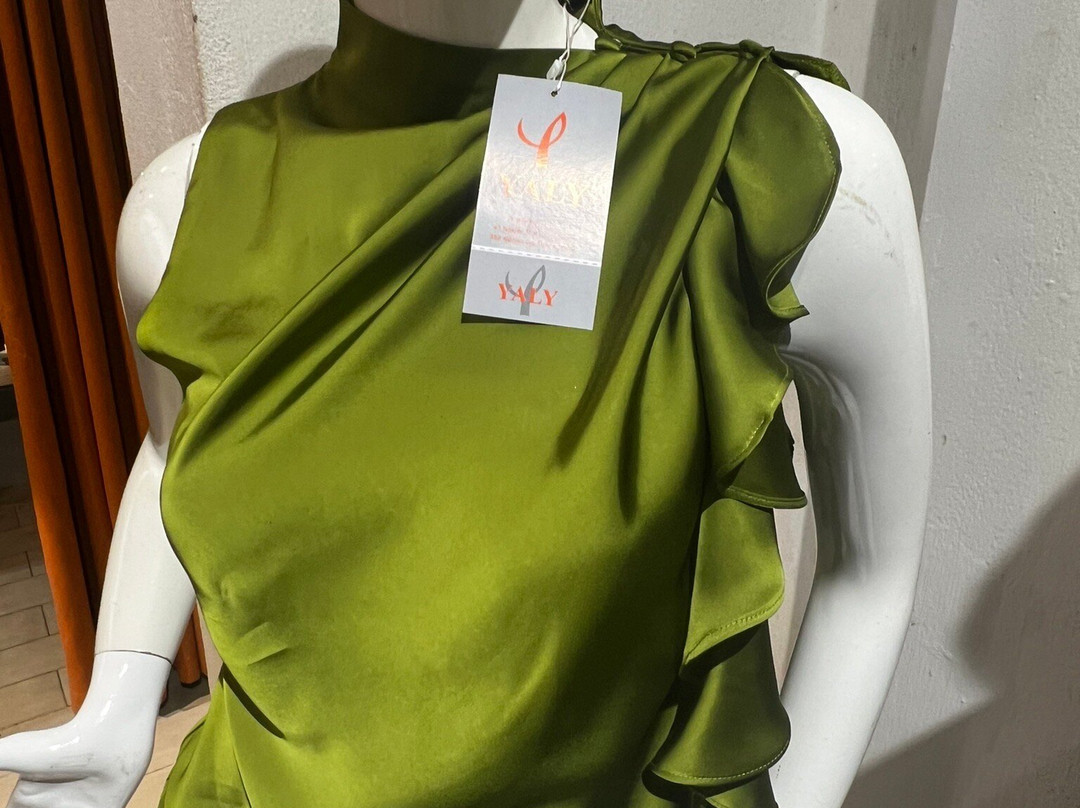 Yaly Couture - Nguyen Thai Hoc branch-会安必去景点