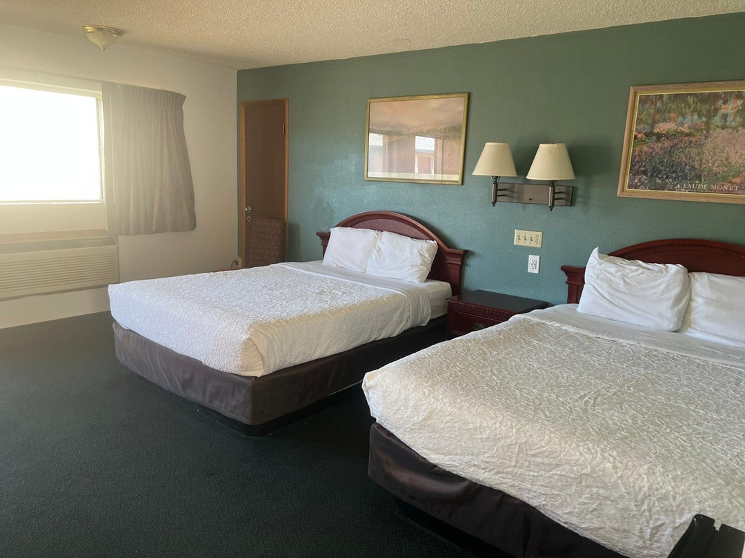 Wakeeney Motor Lodge