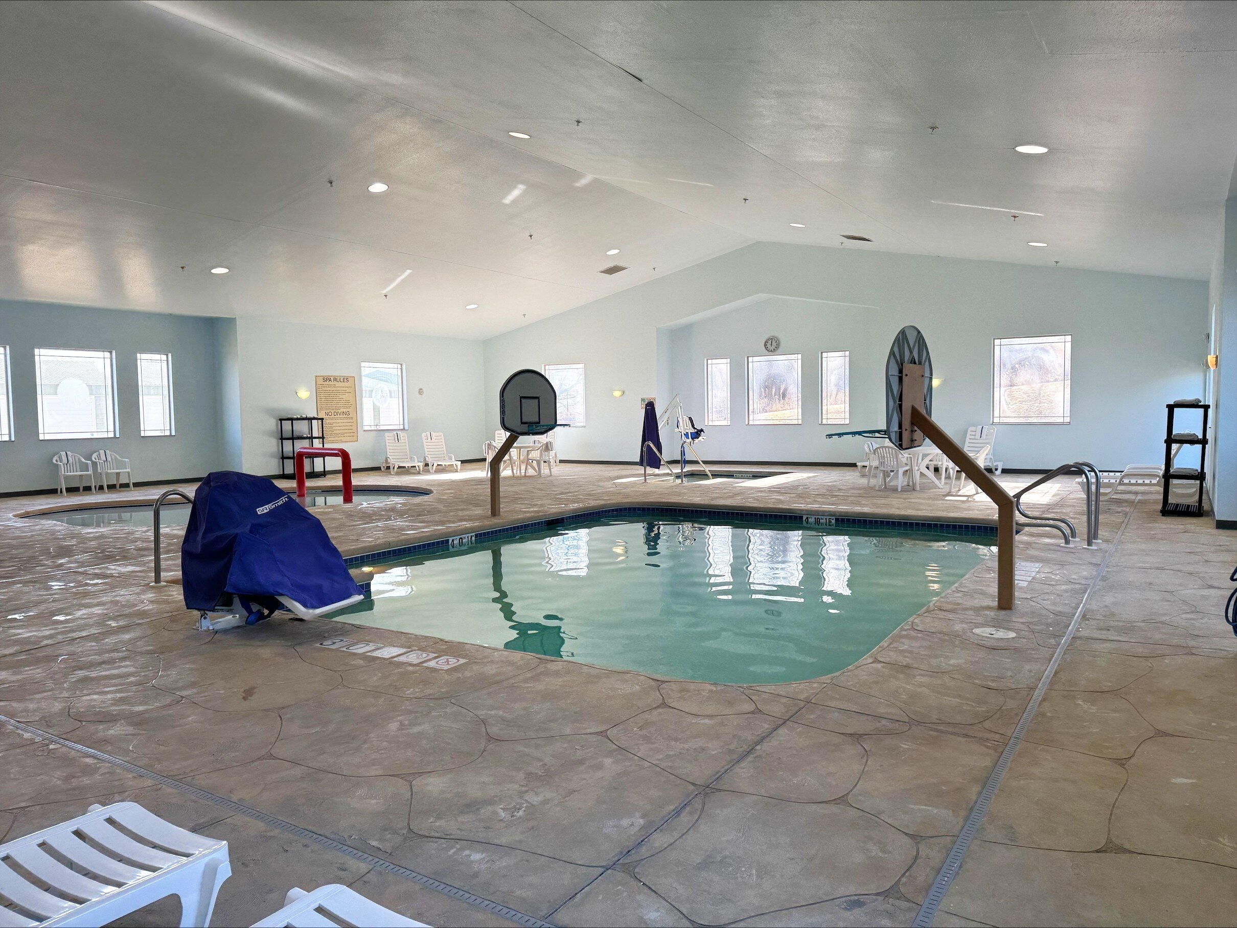 Cobblestone Suites - Ripon-泳池