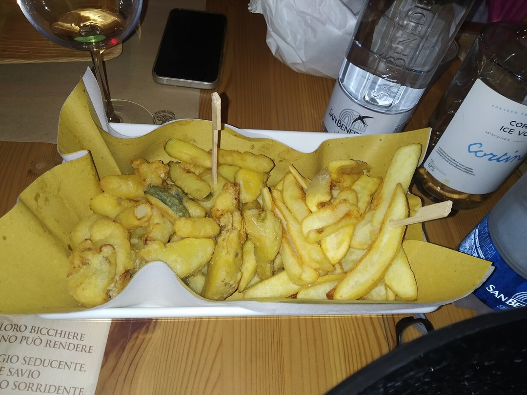 Polverigi餐馆和美食-Bacaro Buséto e Botòn