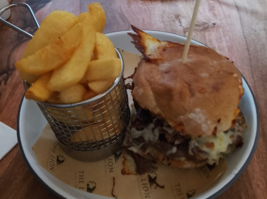 The Lion Hotel主图