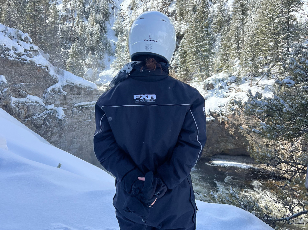 Two Top Snowmobile Rentals and Tours-西黄石镇必去景点