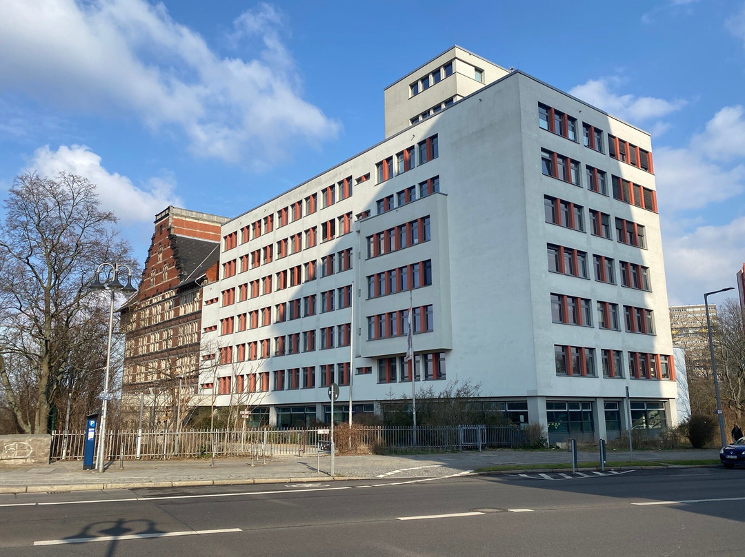 Beyond and Beneath Tours-柏林必去景点