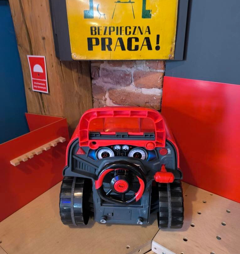 Automobile Museum Topacz景点图片