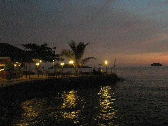 南努尔海滨度假酒店主图