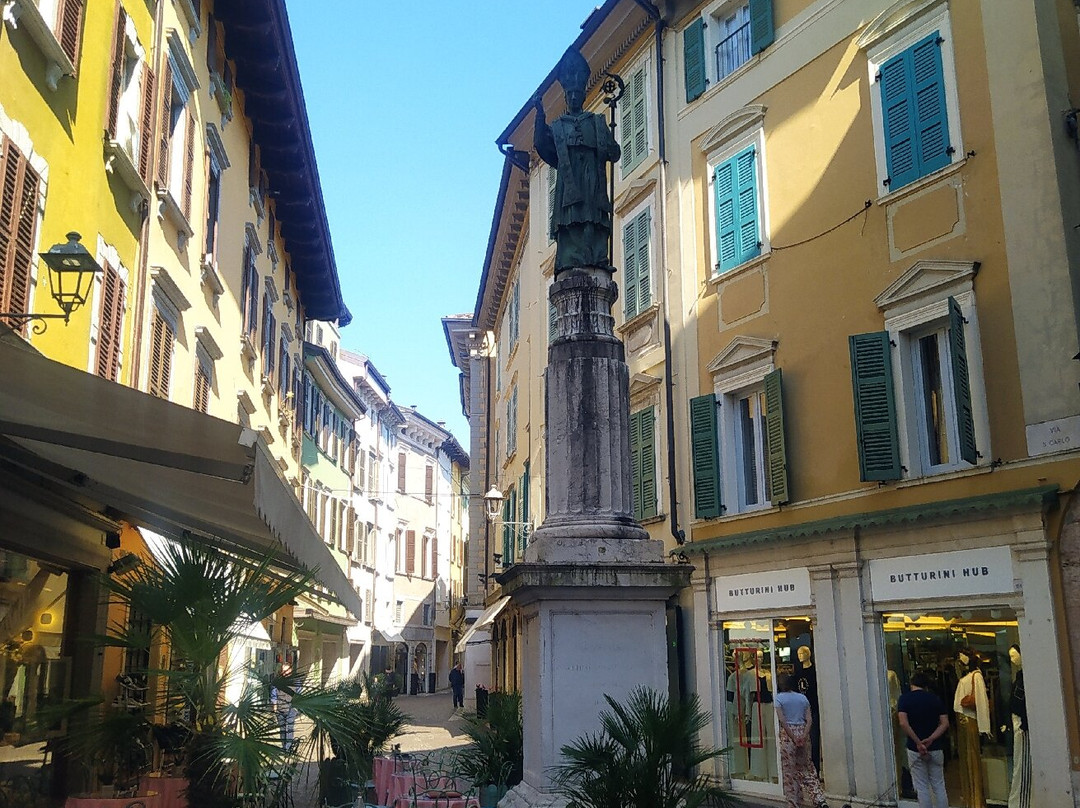Monumento A San Carlo-萨罗必去景点