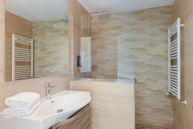 佩德罗一世阿拉贡酒店-浴室