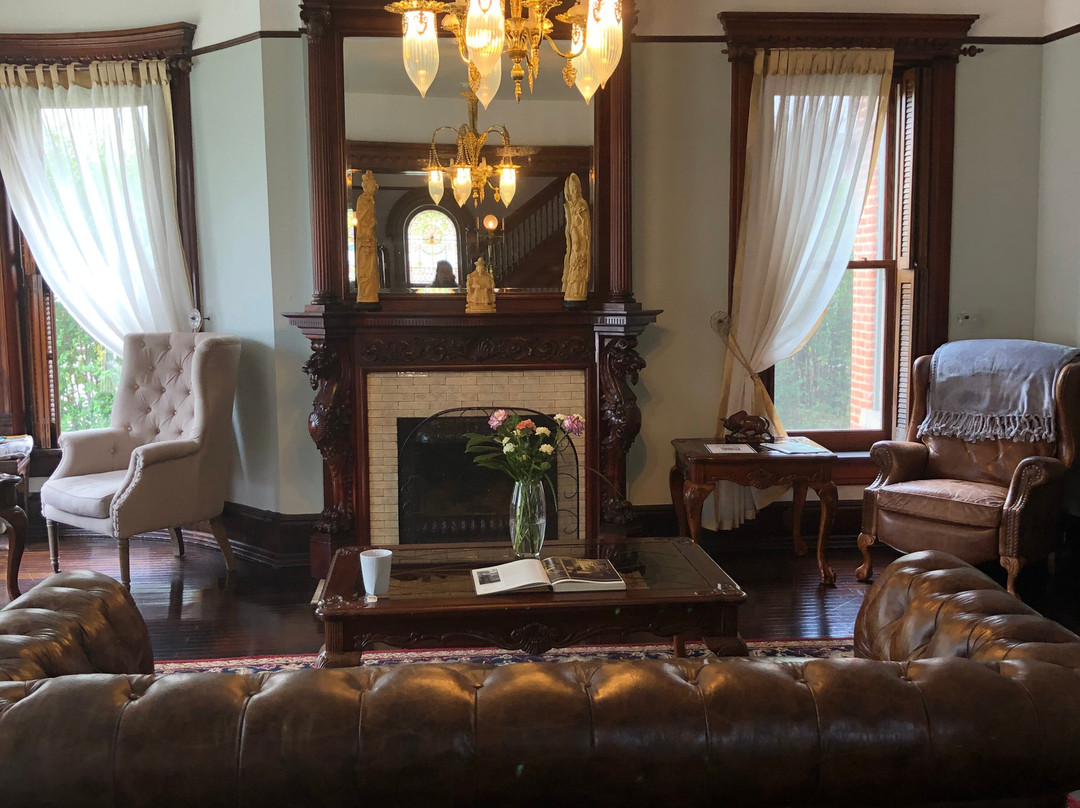 Gage Mansion Bed & Breakfast主图