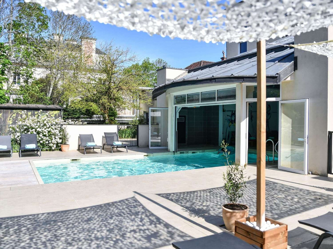 皇家枫丹白露水星酒店主图