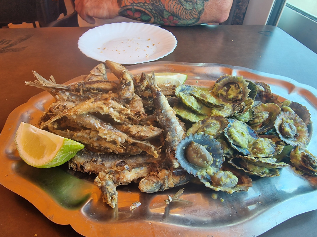 Los Pescaditos