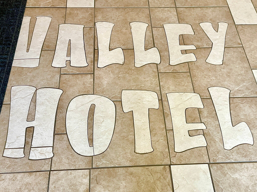 Valley Hotel & Open Cafe主图