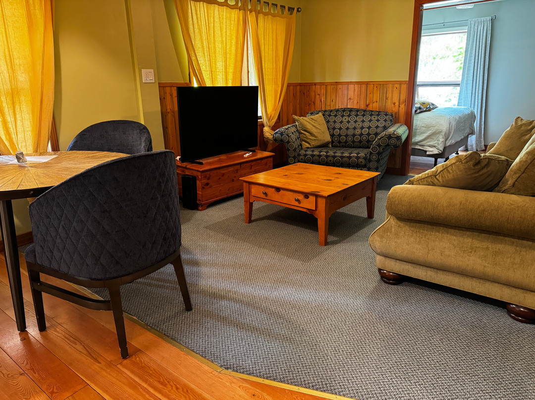 Mt Burgess Guesthouse主图