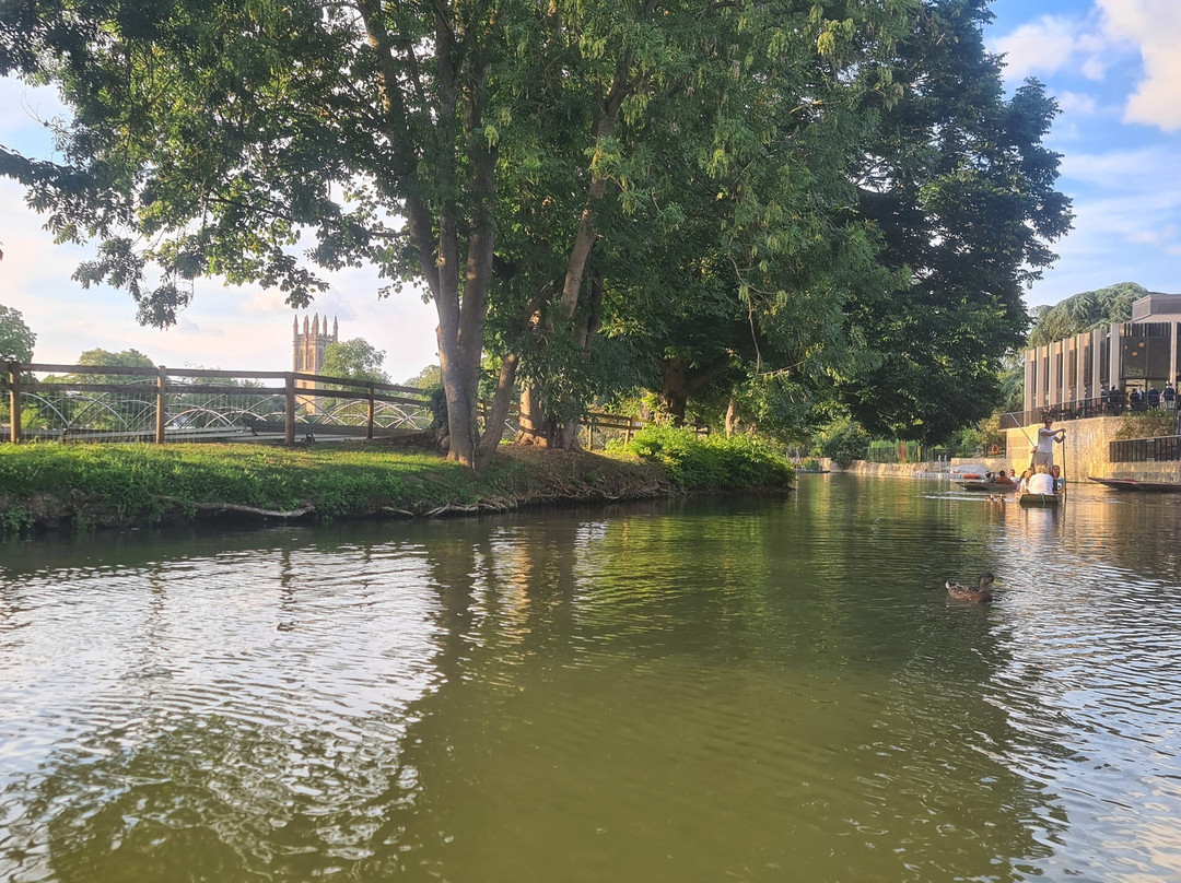 Magdalen Bridge Boathouse - Punting Tours-牛津必去景点
