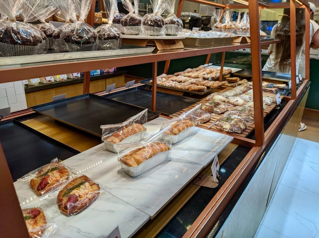 Tous Les Jours Beachwalk Shopping Center