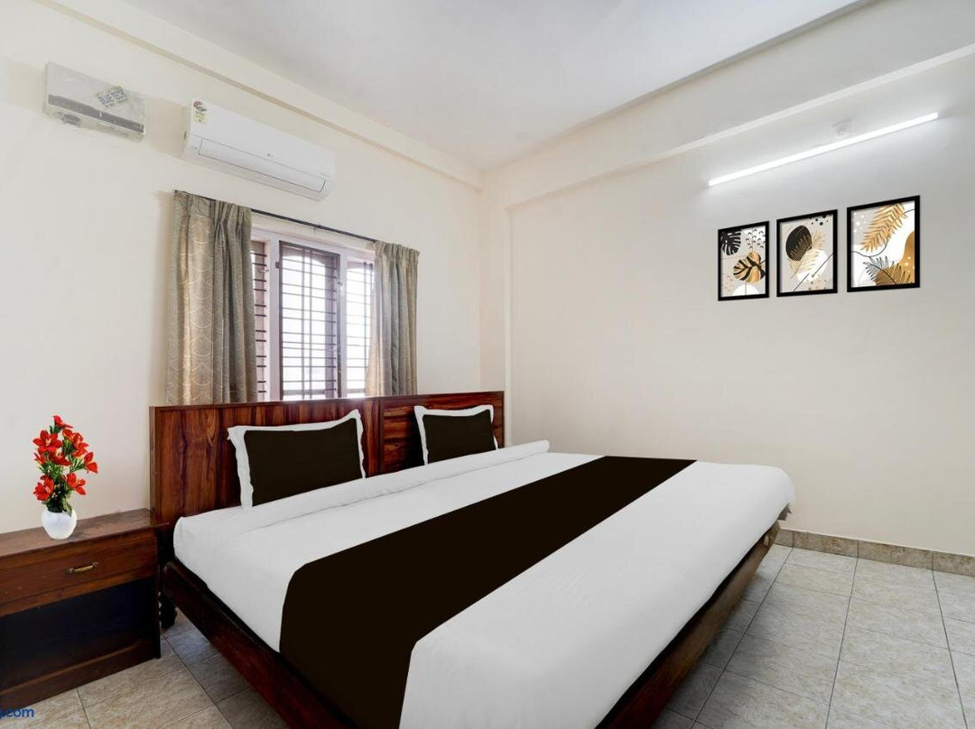 Hotel O Pathanamthitta Near Mahatma Gandhi Statue主图