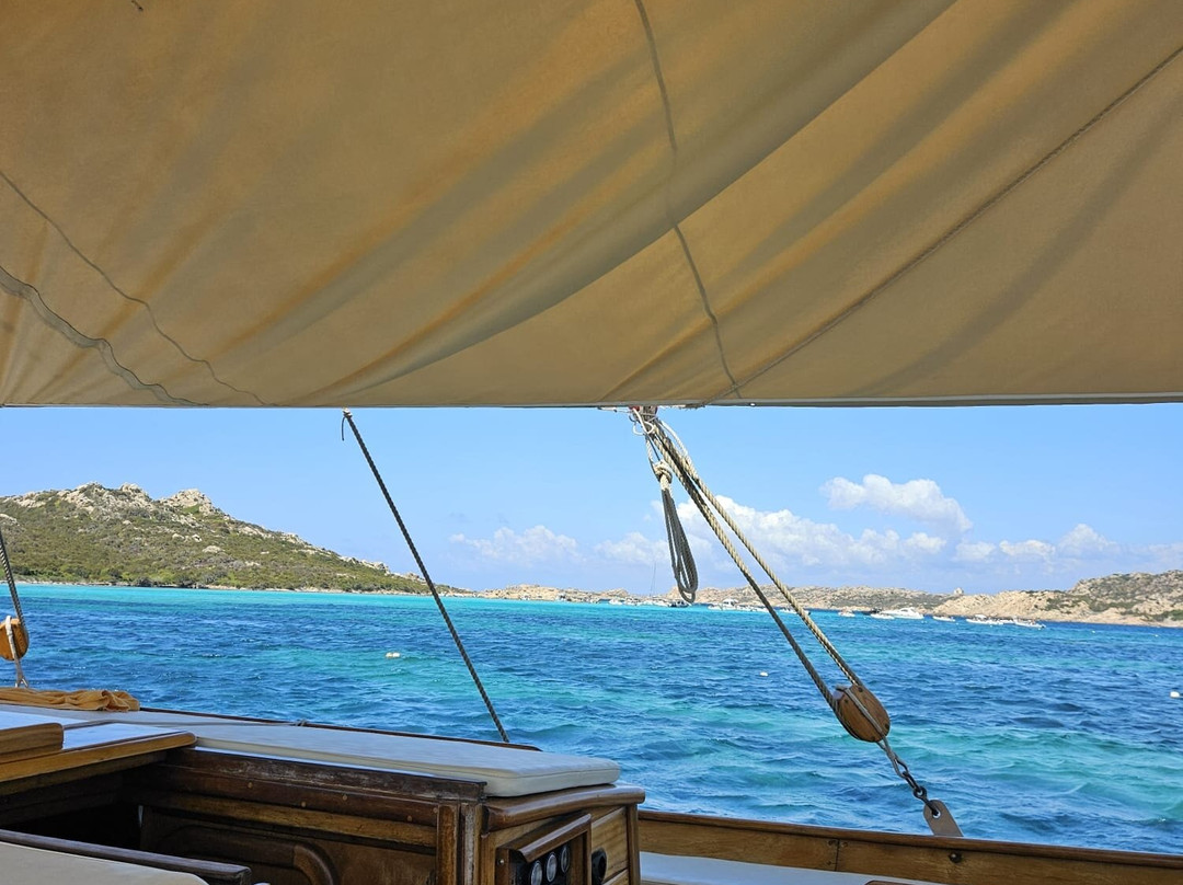 Leonidas - Gite in barca La Maddalena-拉马达莱娜必去景点