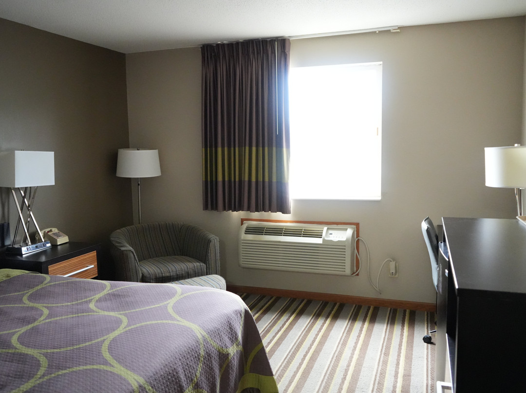 Watseka 24 Inn & Suites主图