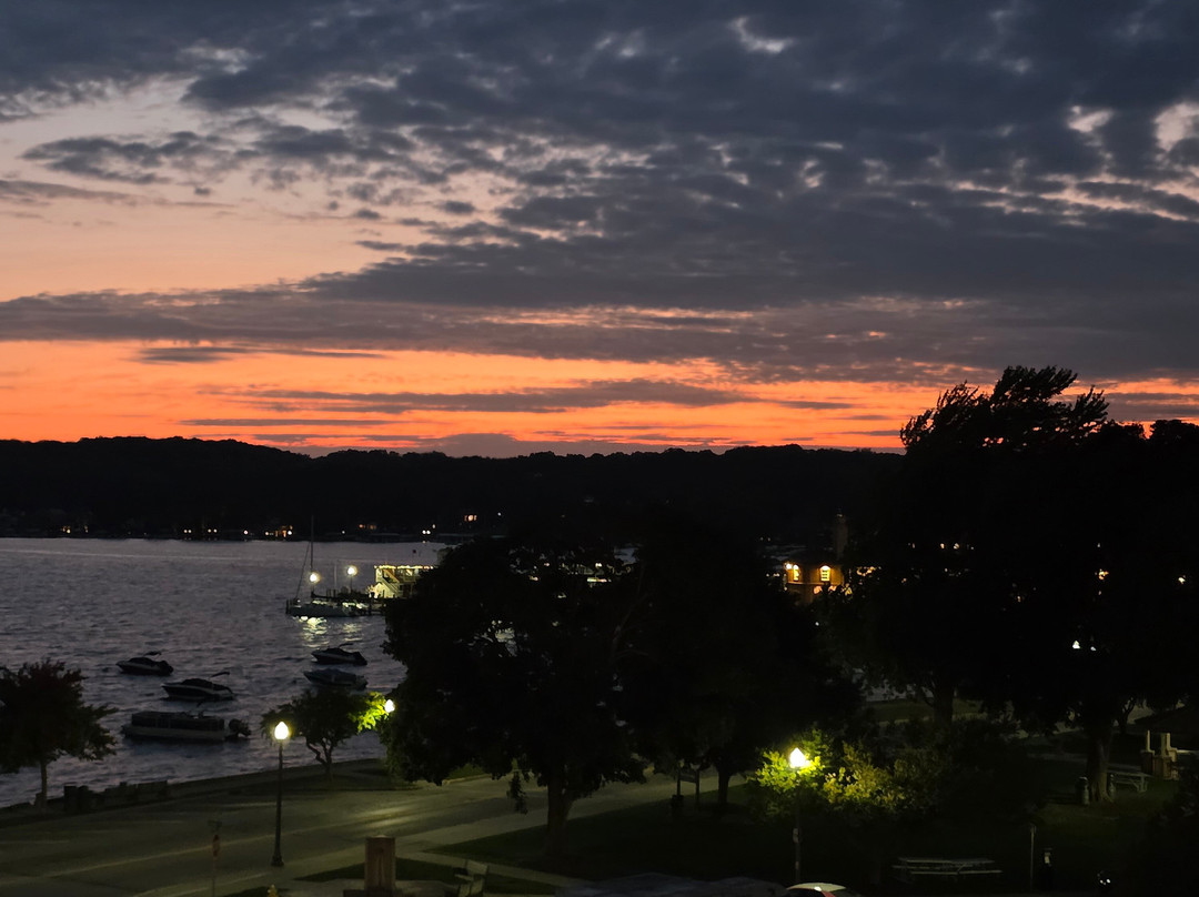 杰尼瓦湖海港酒店主图