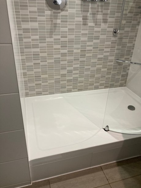 爱丁堡西区希尔顿欢朋酒店-浴室