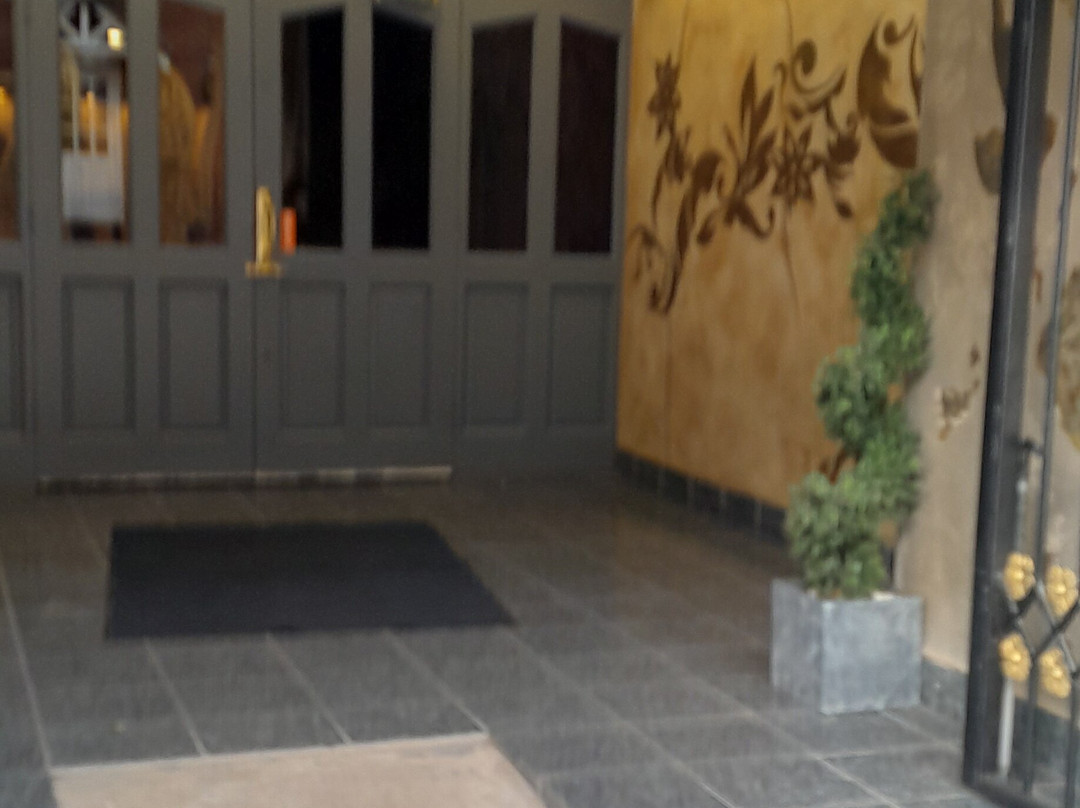 The Lounge Restaurant Bar