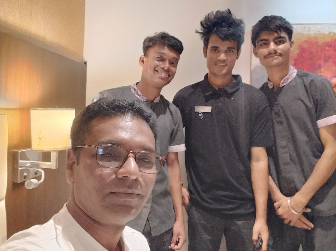 Regenta Central Harimangla, Bharuch主图