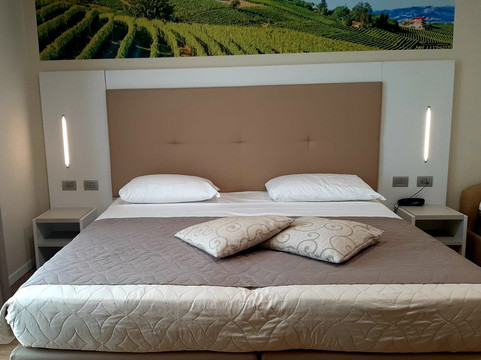 喀斯坎那斯珀朗刹酒店主图