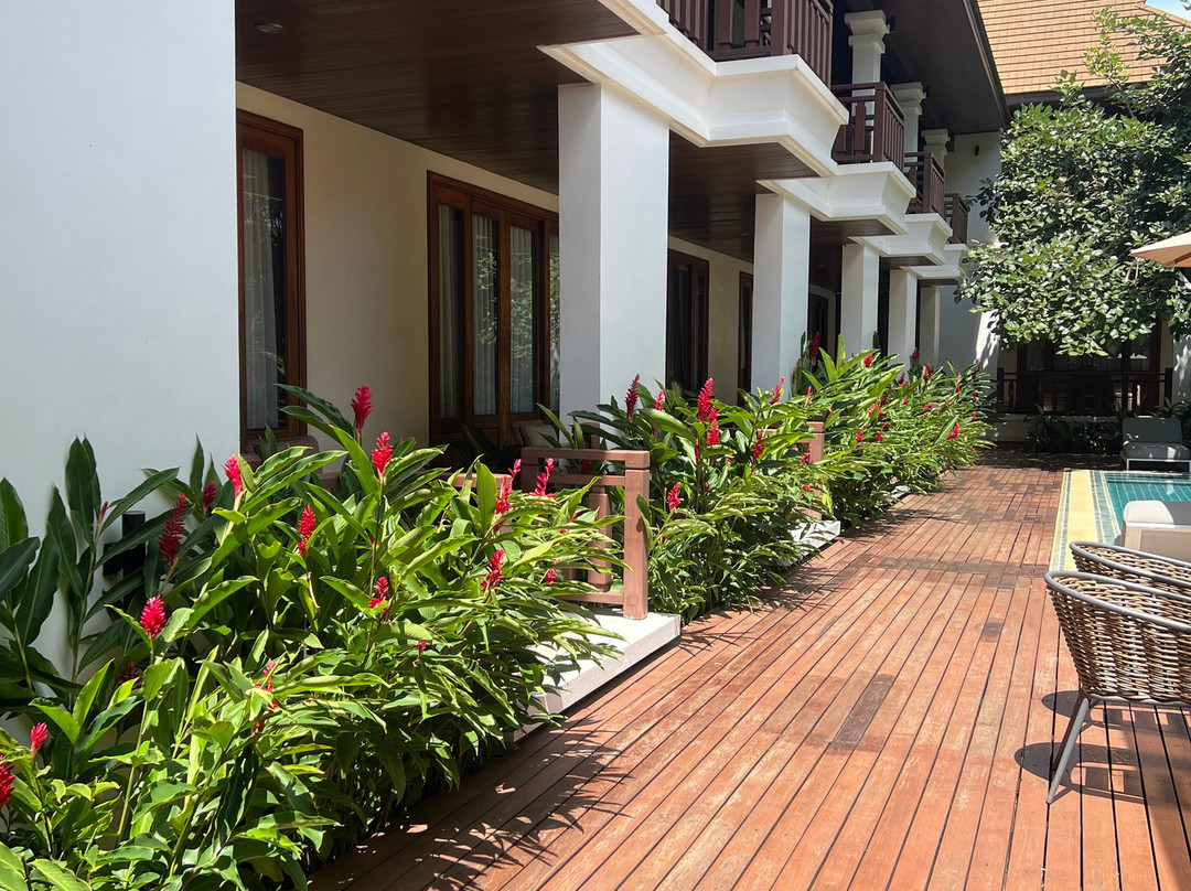 雅典娜饭店主图