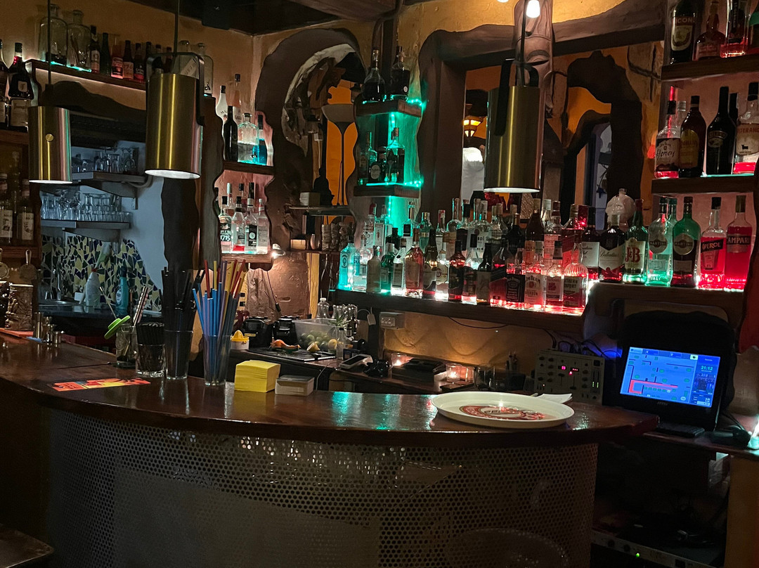 Elements Cocktail Bar-德拉克鲁兹索尔港必去景点