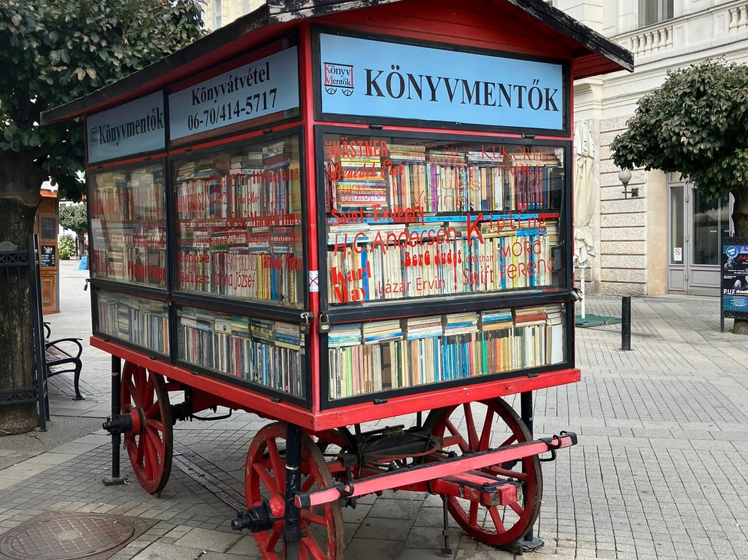 Bücherschrank-焦尔必去景点