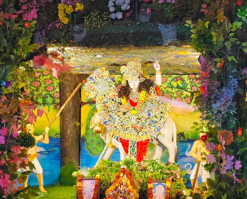 Giriraj Dharan Mandir-Dausa必去景点