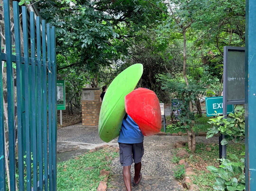 Safpar Rafting Company-李文斯顿必去景点