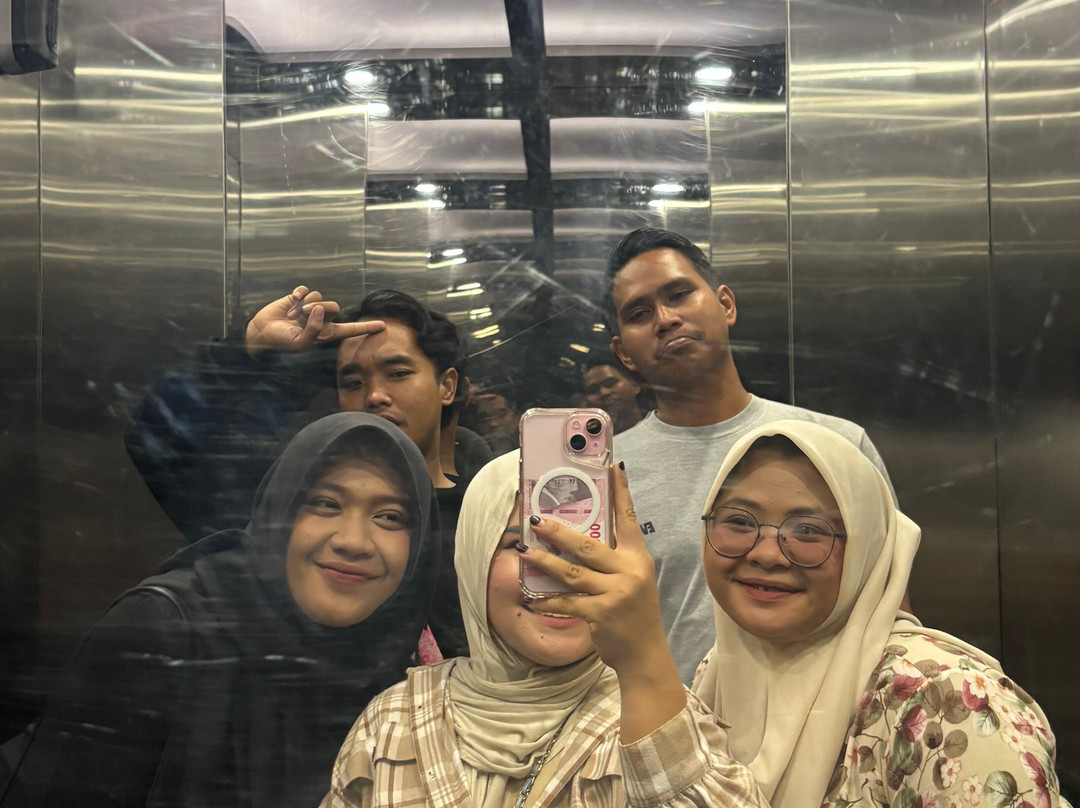 The Zuri Dumai主图