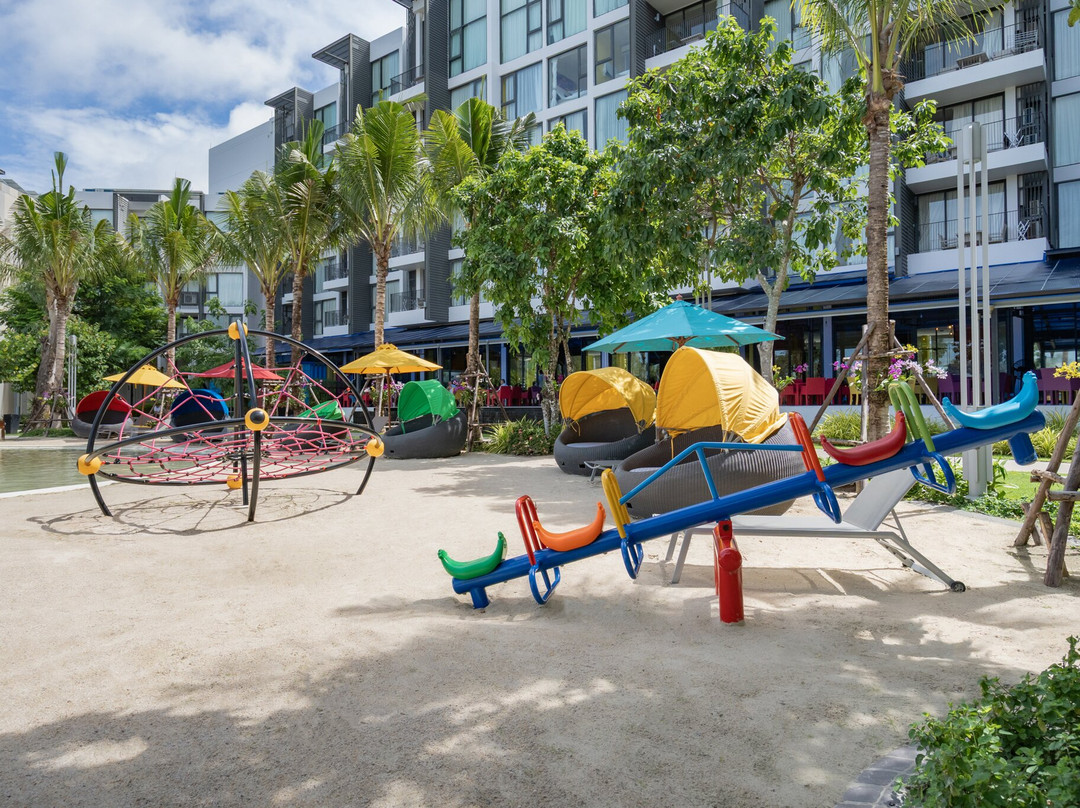 卡西亚普吉岛酒店主图