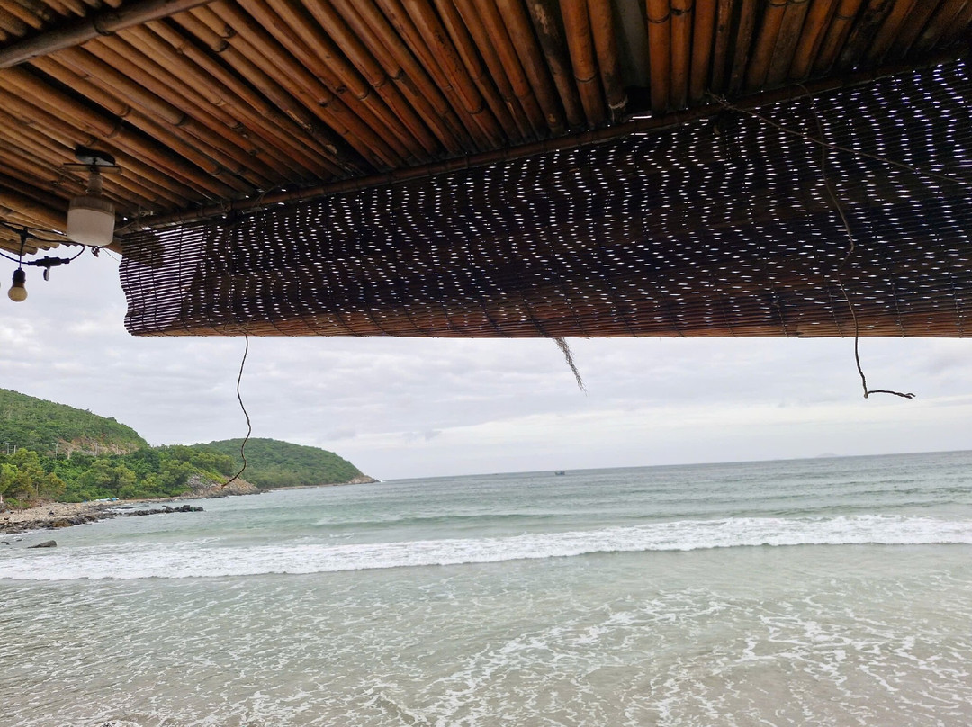 Nhà Hàng Hải Sản Rạng Đông - Eo Gió Bãi Dài