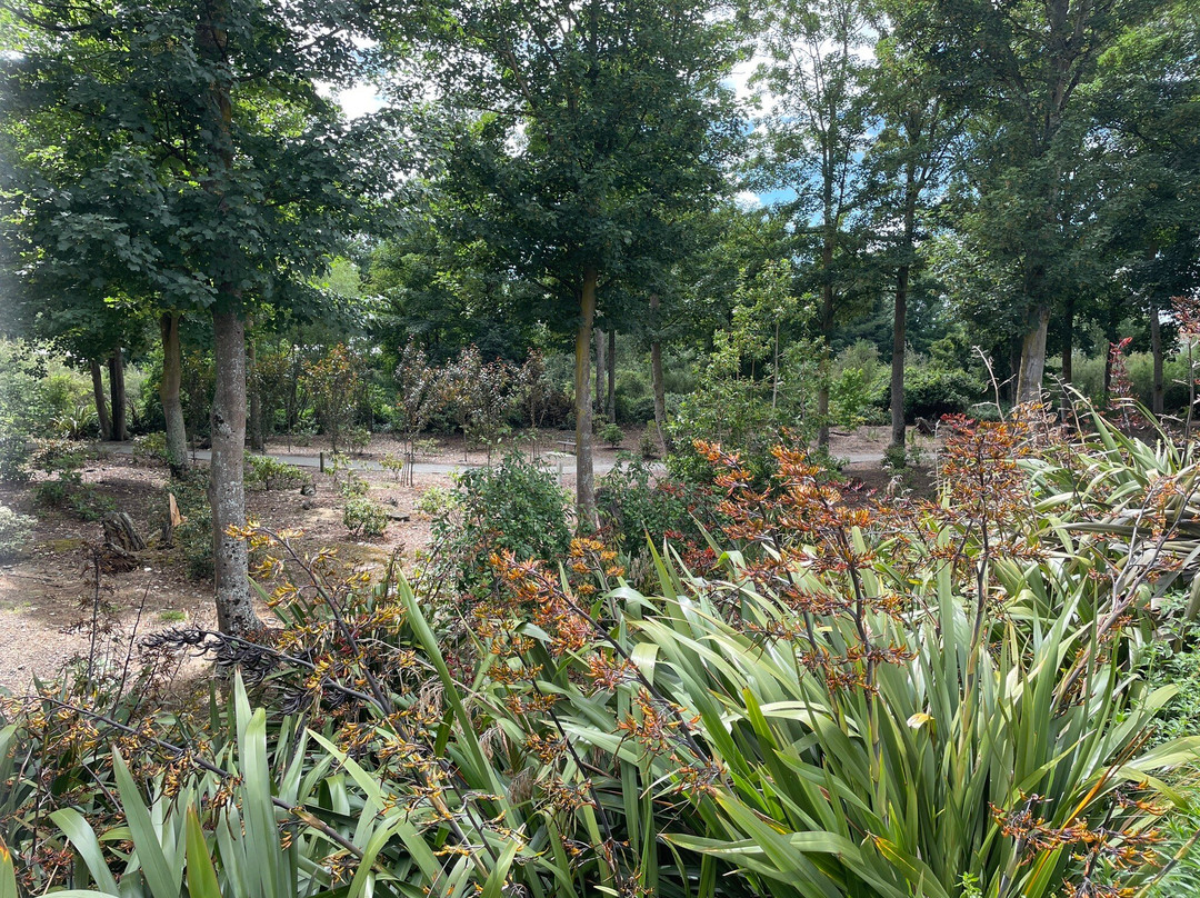 Barker’s Foodstore & Eatery